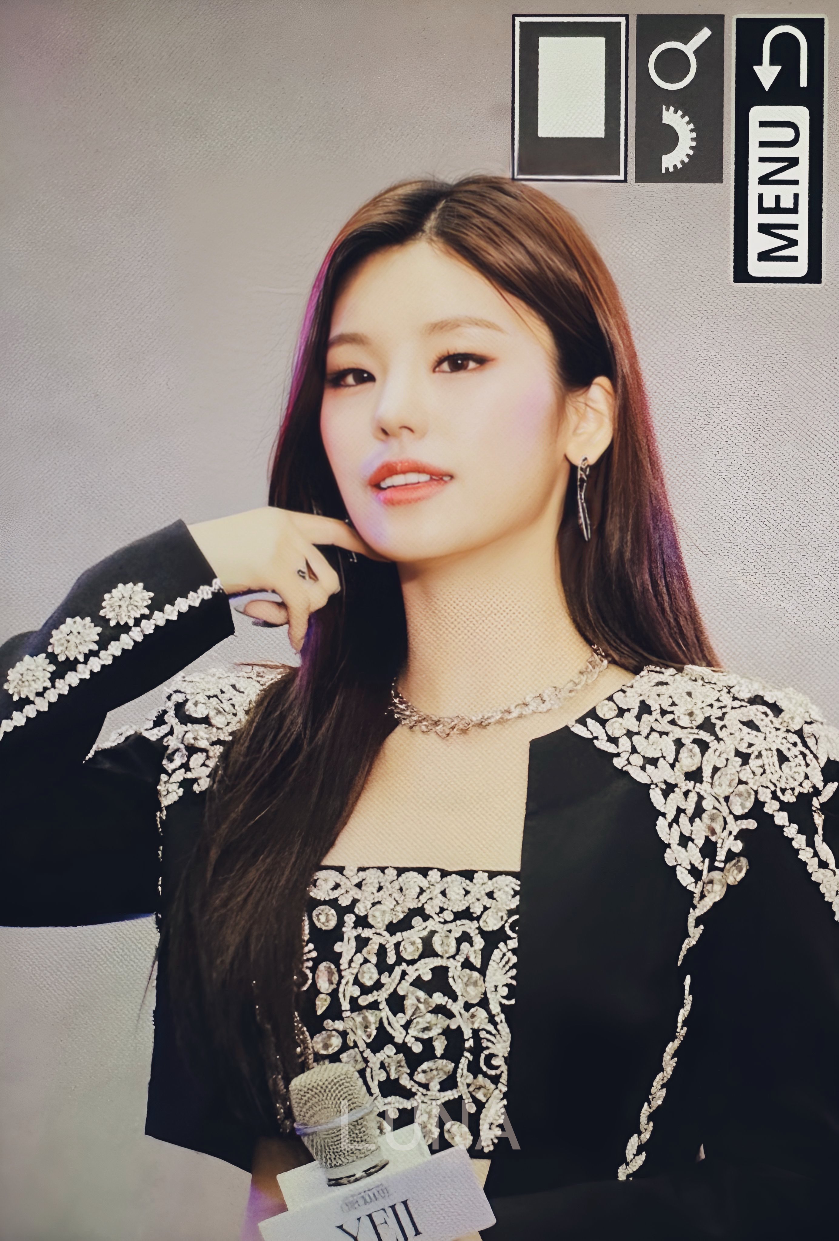 있지 예지 wearing PS086E